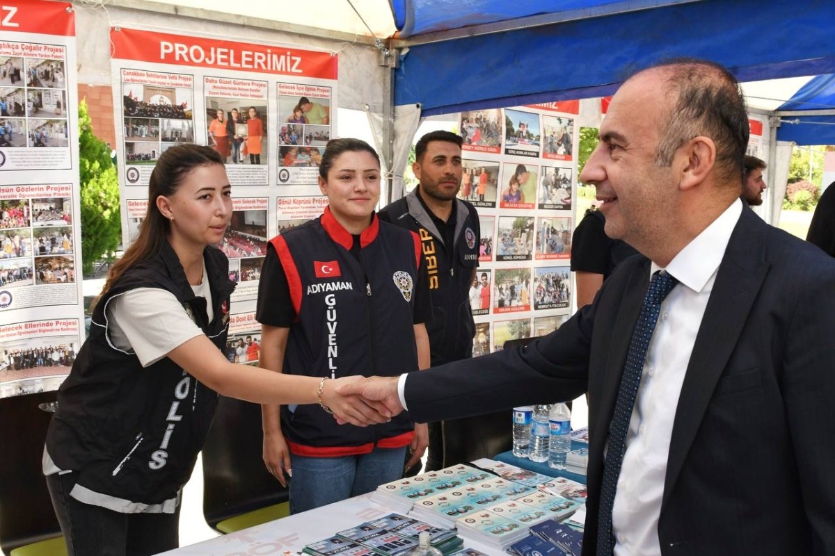 Adıyaman İl Emniyet Müdürlüğü’nden üniversite öğrencilerine yönelik bilgilendirme standı