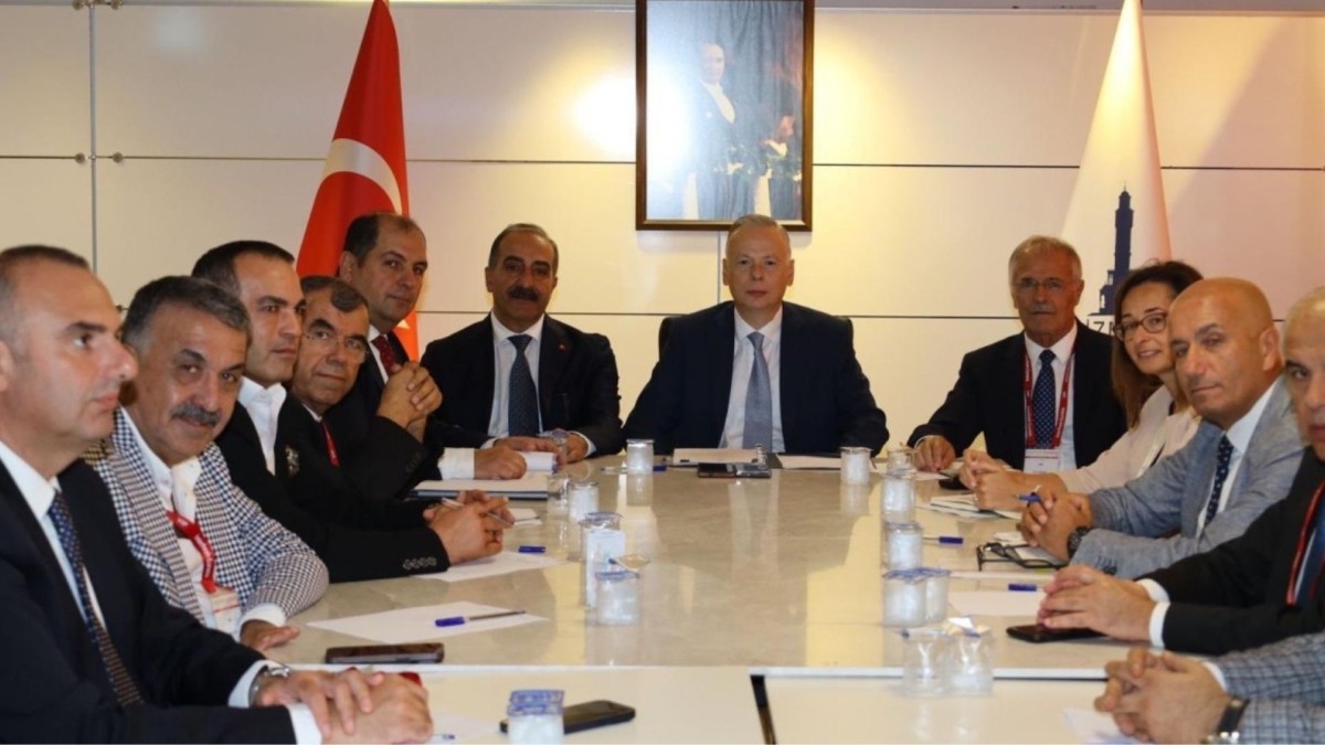 Ticaret Bakanı Yardımcısı ağar, yaş meyve sebze sektörü temsilcileriyle buluştu