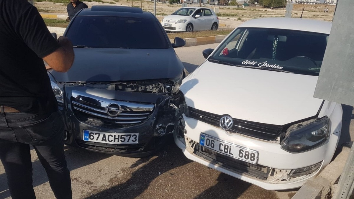 Adıyaman'da iki araç çarpıştı: 1 kişi yaralandı