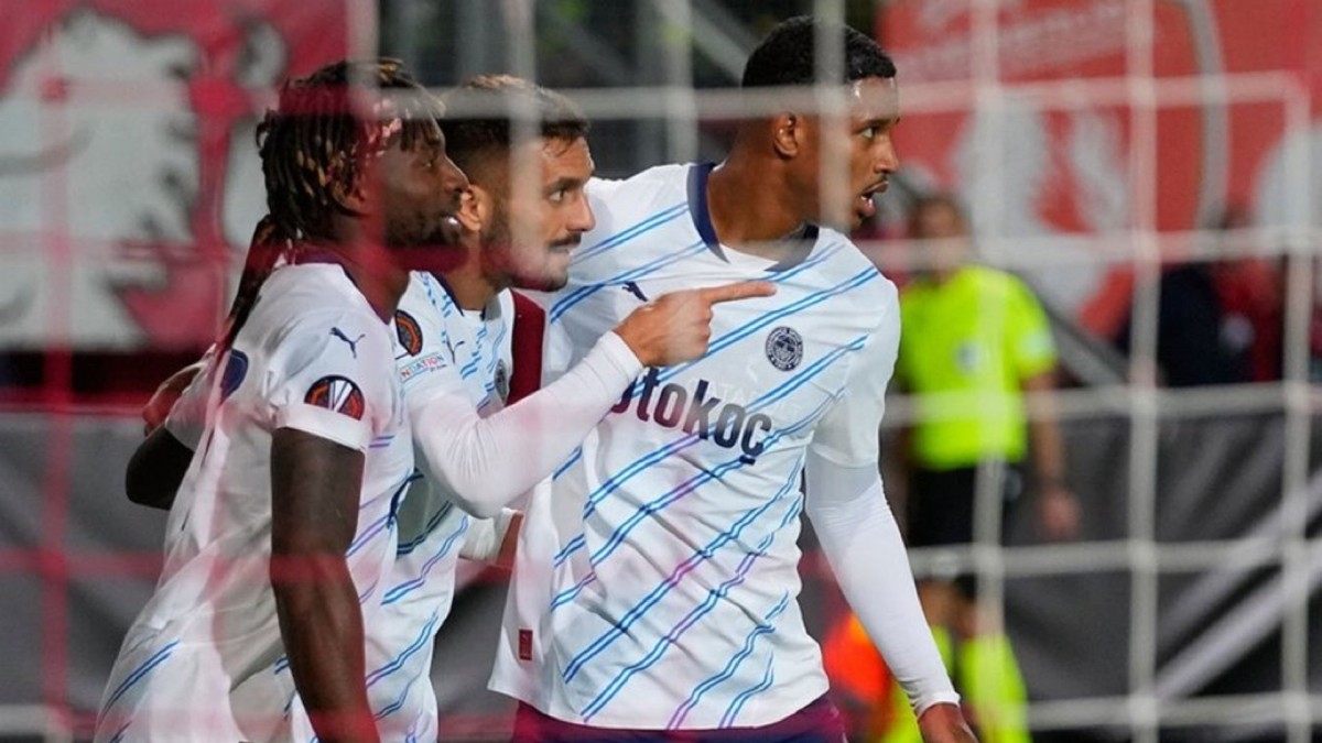 Fenerbahçe, Twente Deplasmanından 1 Puanla Döndü