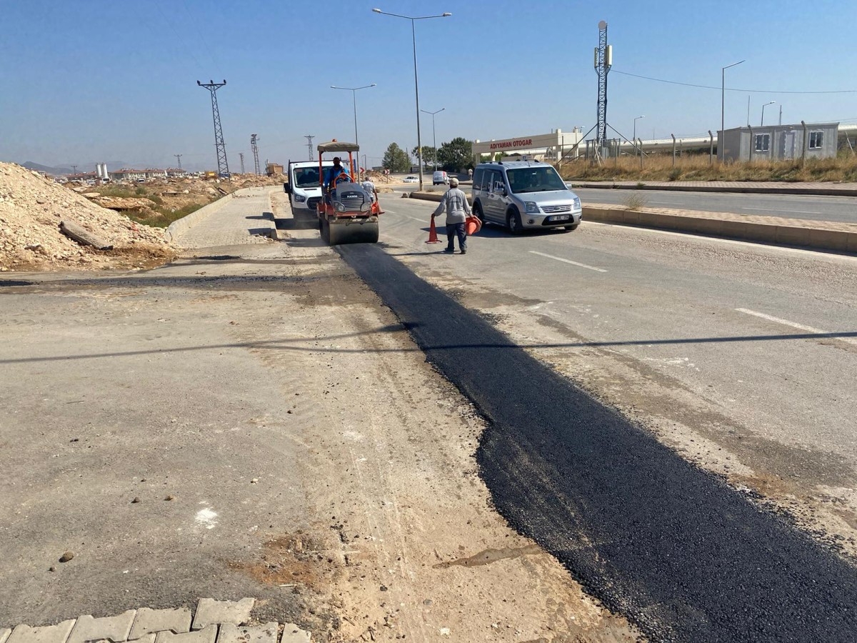 Adıyaman Belediyesi Fen İşleri ekiplerinden yoğun çalışma