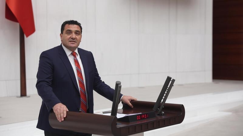 CHP'li Karasu: 'Ajet'in fahiş fiyatları vatandaşı aç-susuz uçuruyor'