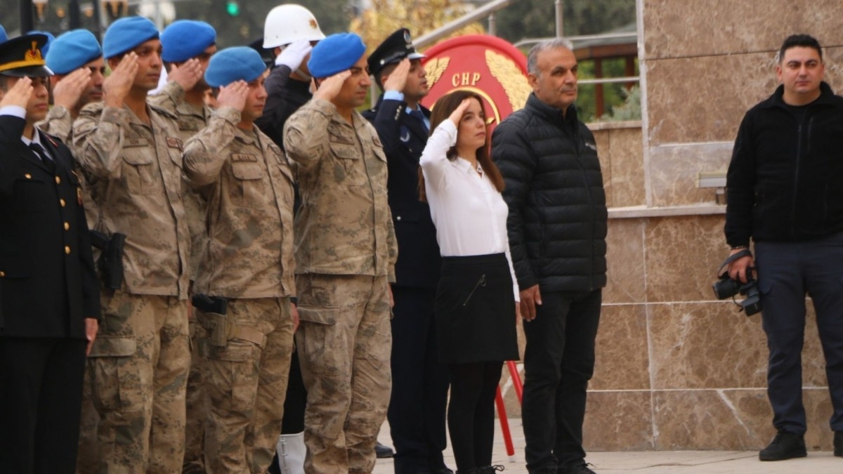 Adıyaman’da 10 Kasım Atatürk’ü Anma Töreni: 'Saygı Nöbeti'ne yoğun ilgi  - Videolu Haber
