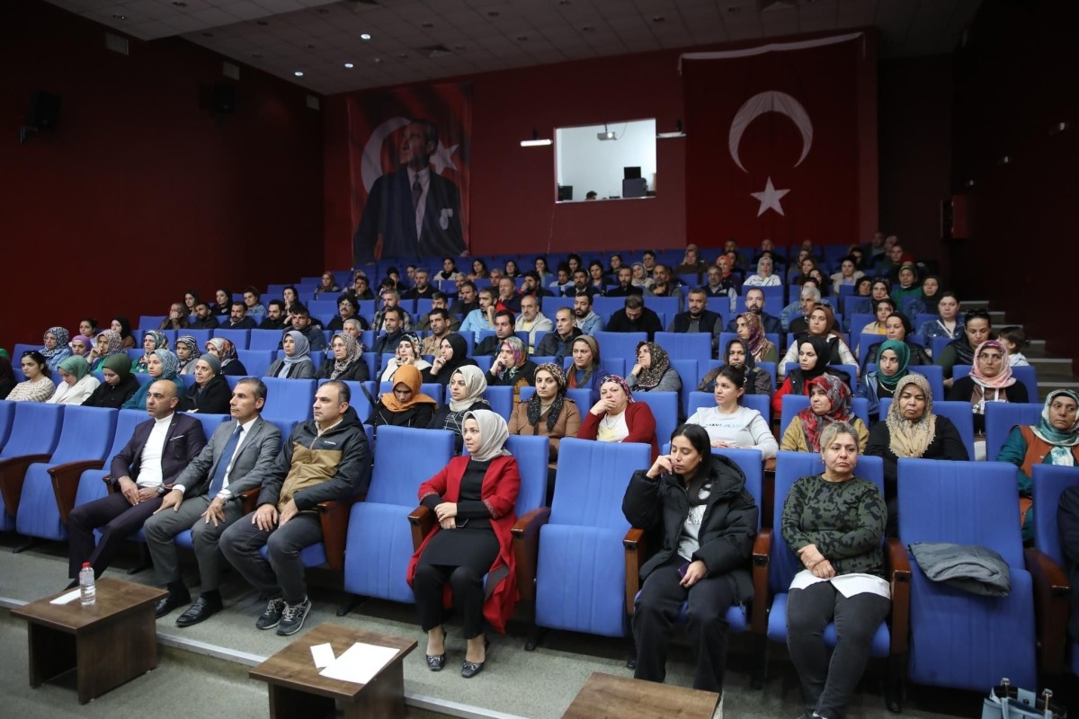 Adıyaman Gençlik ve Spor İl Müdürlüğü personeline 'Siber Suçlar ve Tedbirler' eğitimi verildi