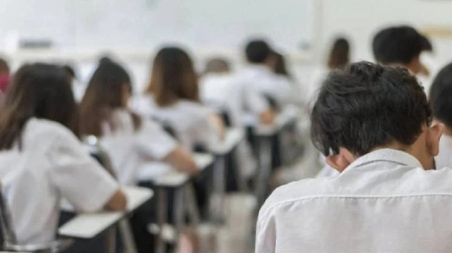 Okullarda kıyafet yönetmeliği yine değişti, bu kez zorunlu oluyor