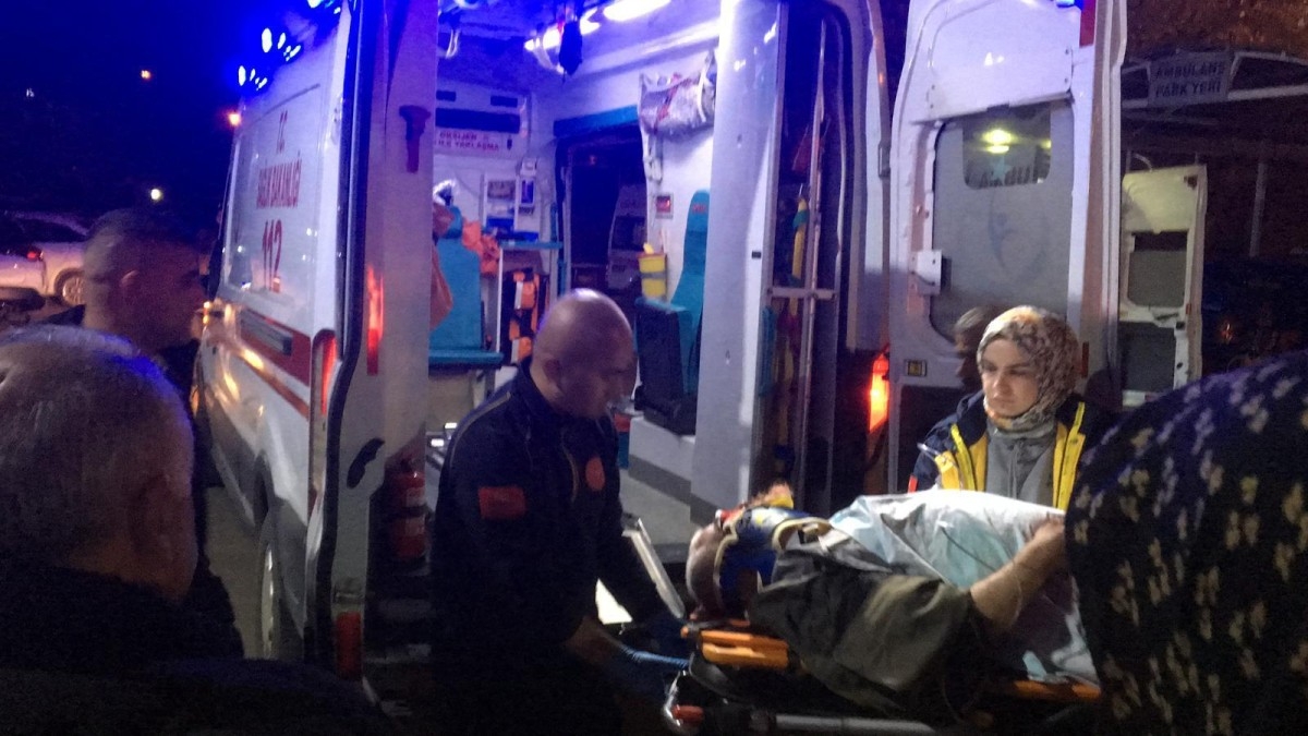 Adıyaman'da feci kaza: Freni boşalan minibüs devrildi: 11 yaralı