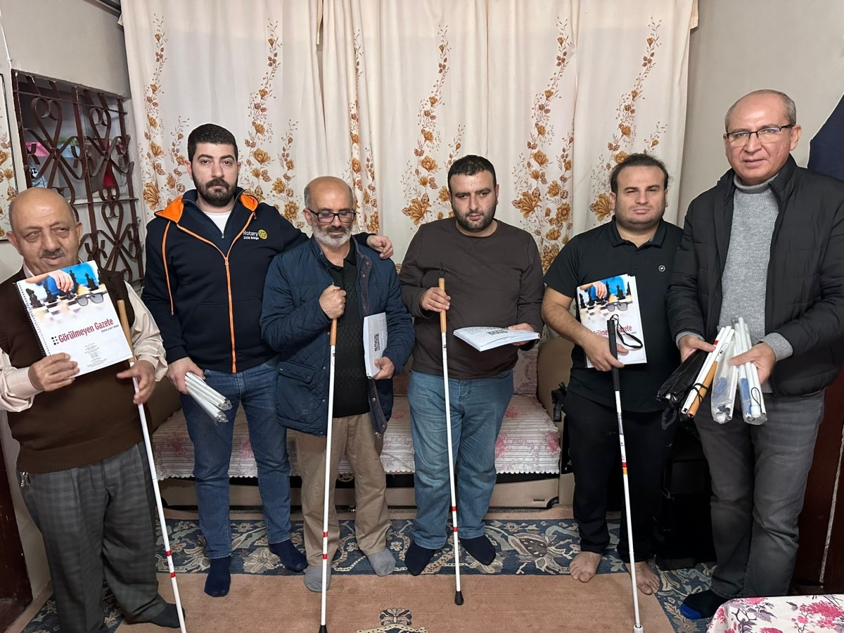 Adıyaman’da görme engellilere destek: 'Beyaz Baston ve Braille Kitap' hediye edildi