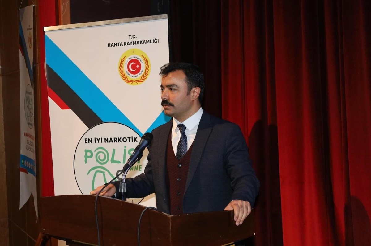 Kaymakam Soysal: 'Bağımlılıkla mücadelede anne ve aile desteği çok önemli'