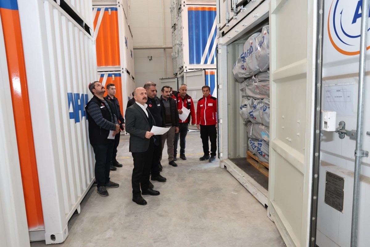 Vali Varol, AFAD Lojistik Deposu'nu inceledi: Afetlere karşı hazırlıklar gözden geçirildi
