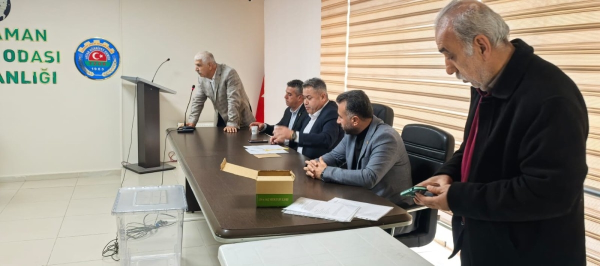 Muhtarlar Derneği seçiminde Hüseyin Göçer yeniden başkan oldu