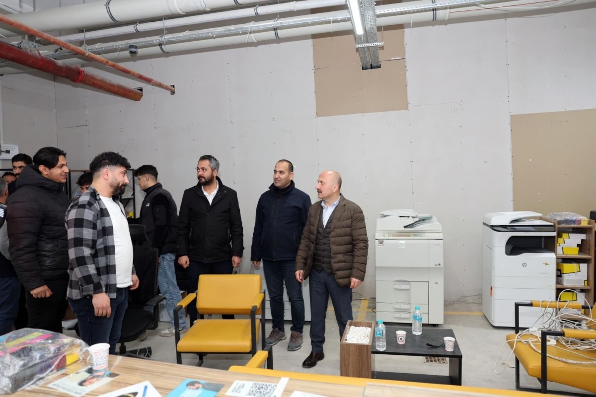 Vali Dr. Osman Varol, Ticaret Merkezi inşaatında incelemelerde bulundu