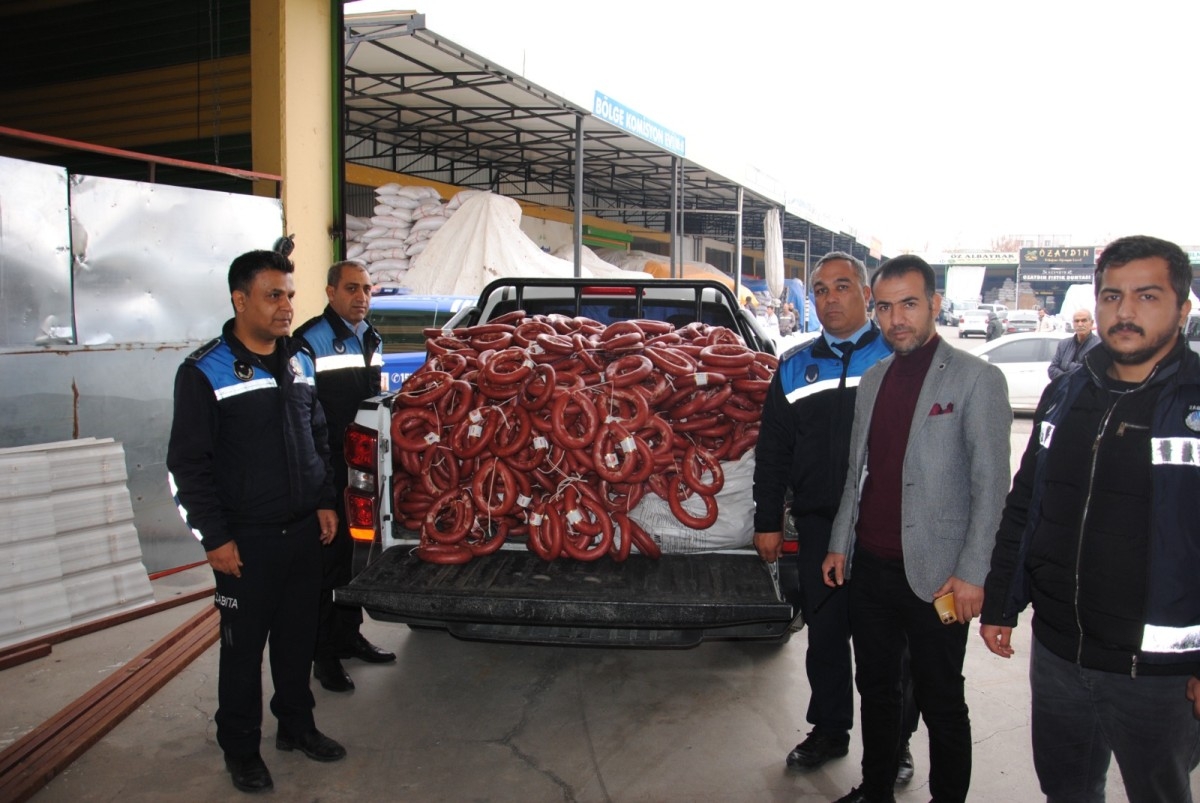 Şanlıurfa’da sahte ve sağlıksız 1 ton sucuğa el konuldu