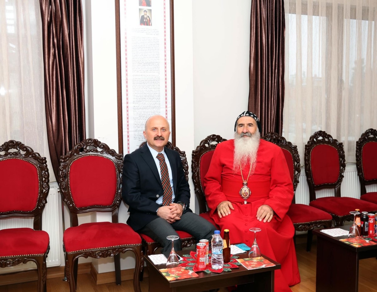 Vali Varol, Noel Bayramı dolayısıyla Melki Ürek’i ziyaret etti