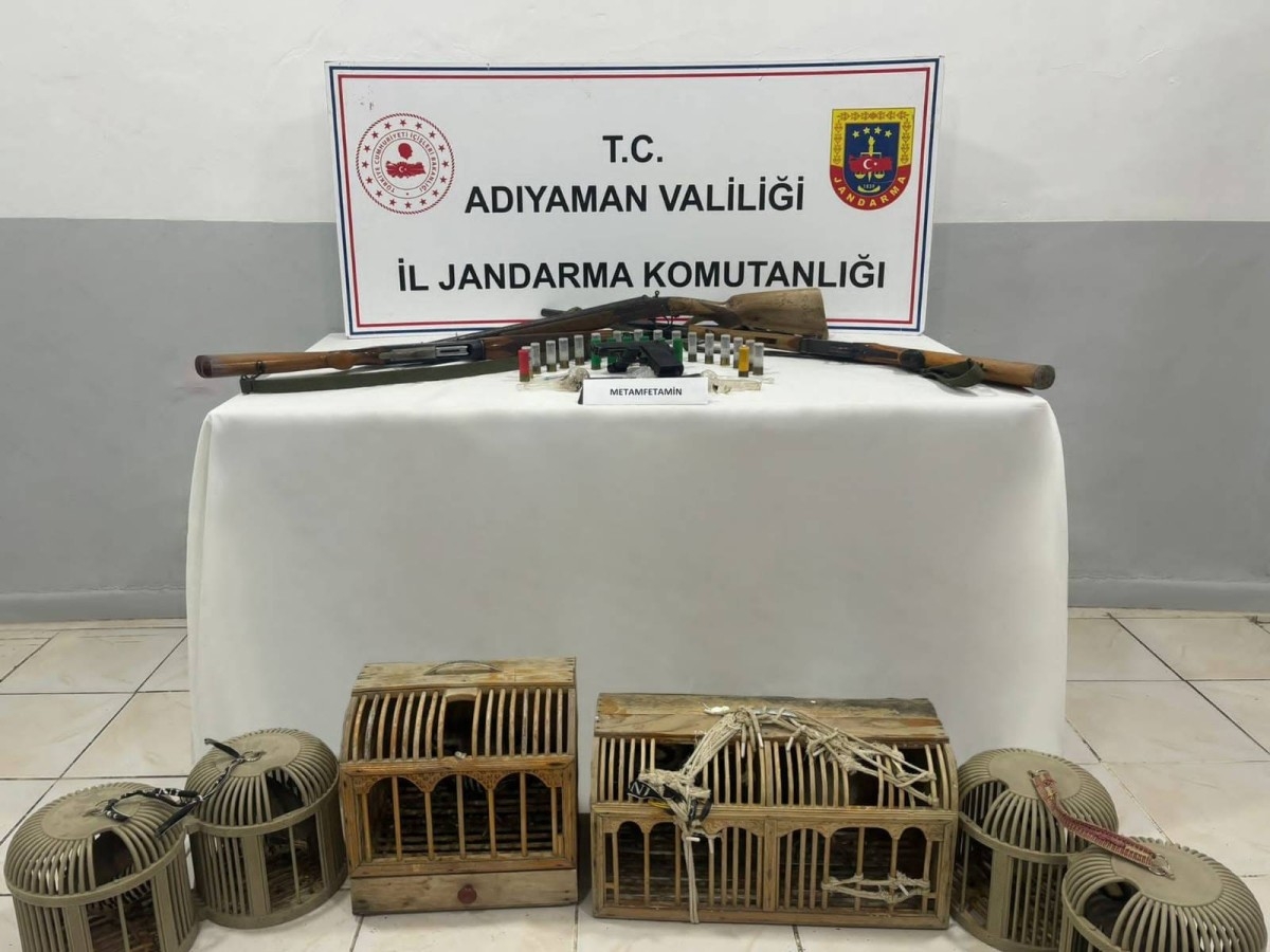 Adıyaman’da Jandarmadan uyuşturucu ve silah operasyonu: Canlı keklikler de ele geçirildi