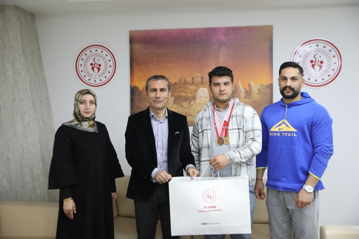 Adıyamanlı halterci Türkiye üçüncüsü oldu