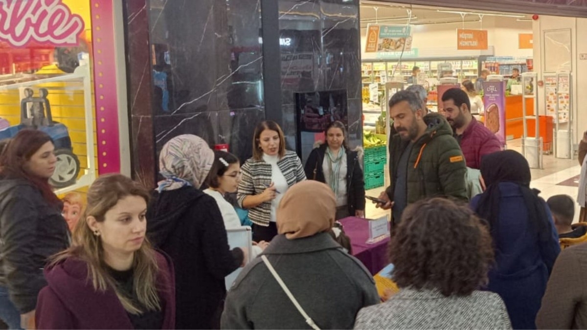 Adıyamanlı Eğitimci Yazar Yıldız Yavaş'ın Mardin'deki imza gününe yoğun ilgi  - Videolu Haber