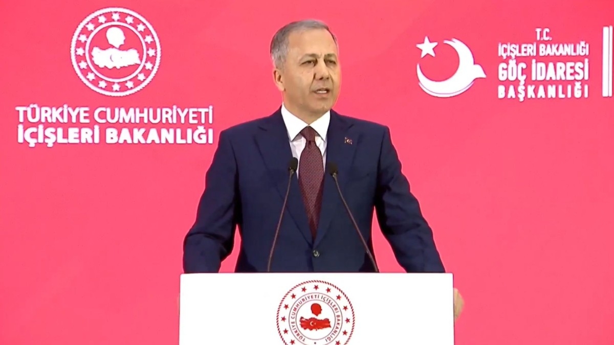 Bakan Yerlikaya: 9 Aralık'tan bu yana 81 bin 576 suriyeli ülkesine döndü