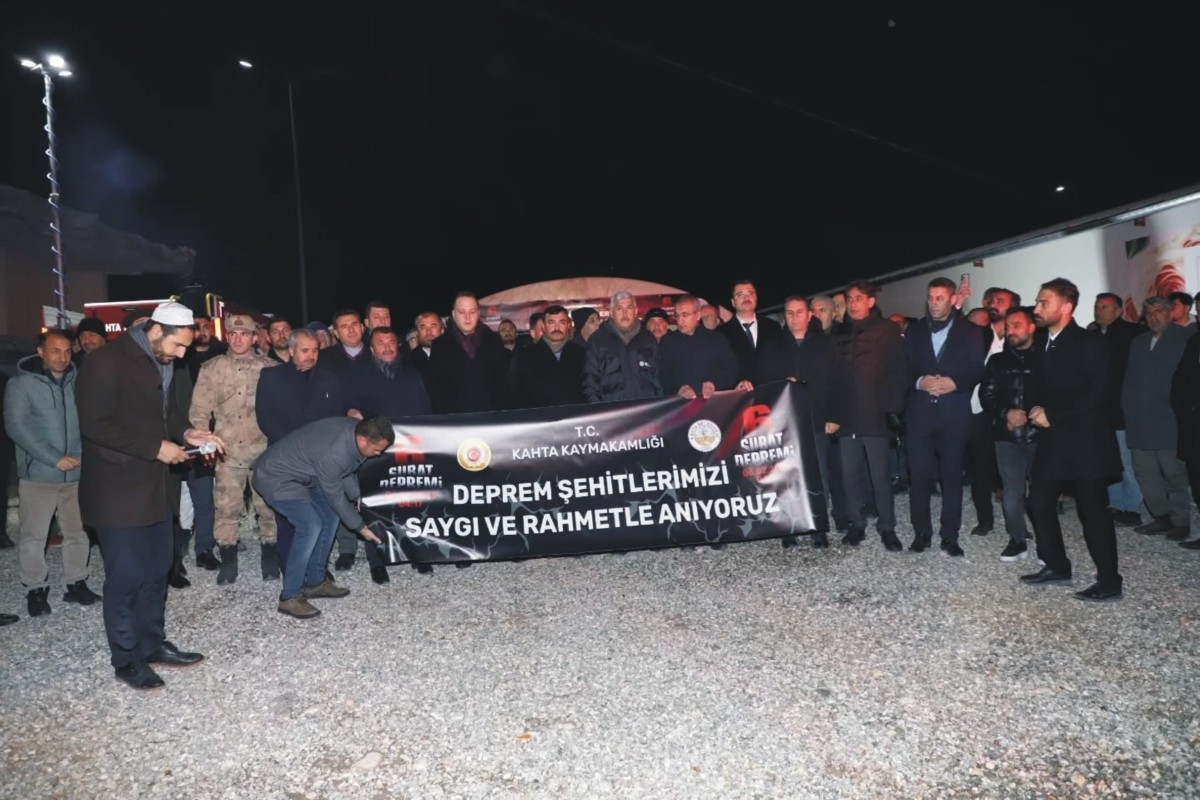 Kahta’da depremde hayatını kaybedenler unutulmadı