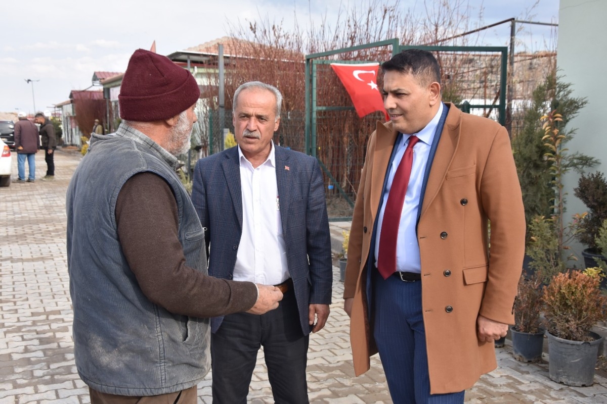 Başkan Sadıkoğlu, Fidancılar Sitesi girişine kavşak talep etti