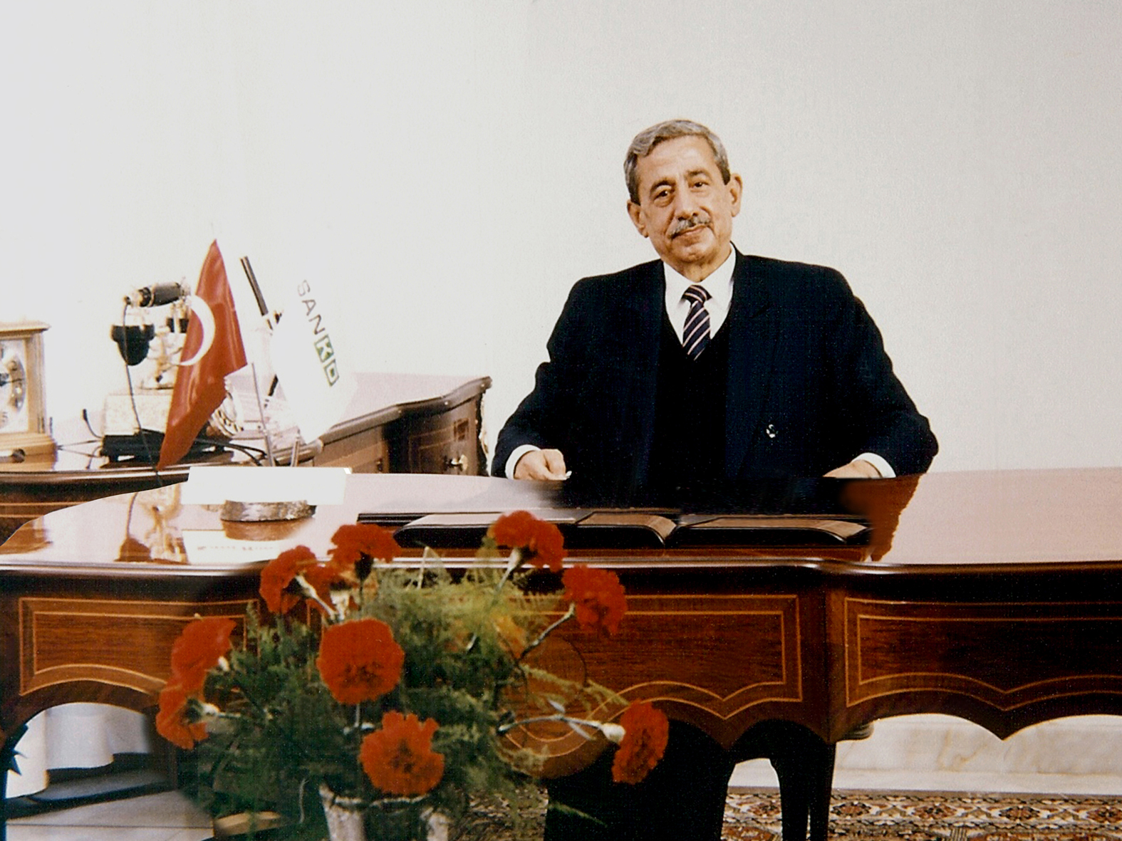 Merhum Sani Konukoğlu Unutulmadı
