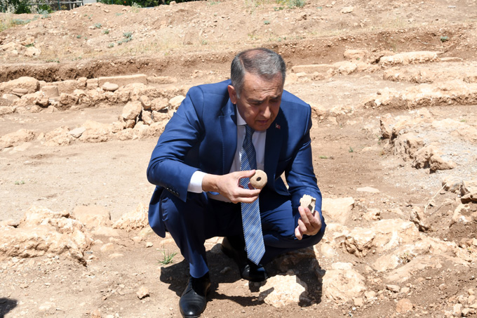 Perre Antik Kenti’nde Tarih Gün Yüzüne Çıkarılıyor