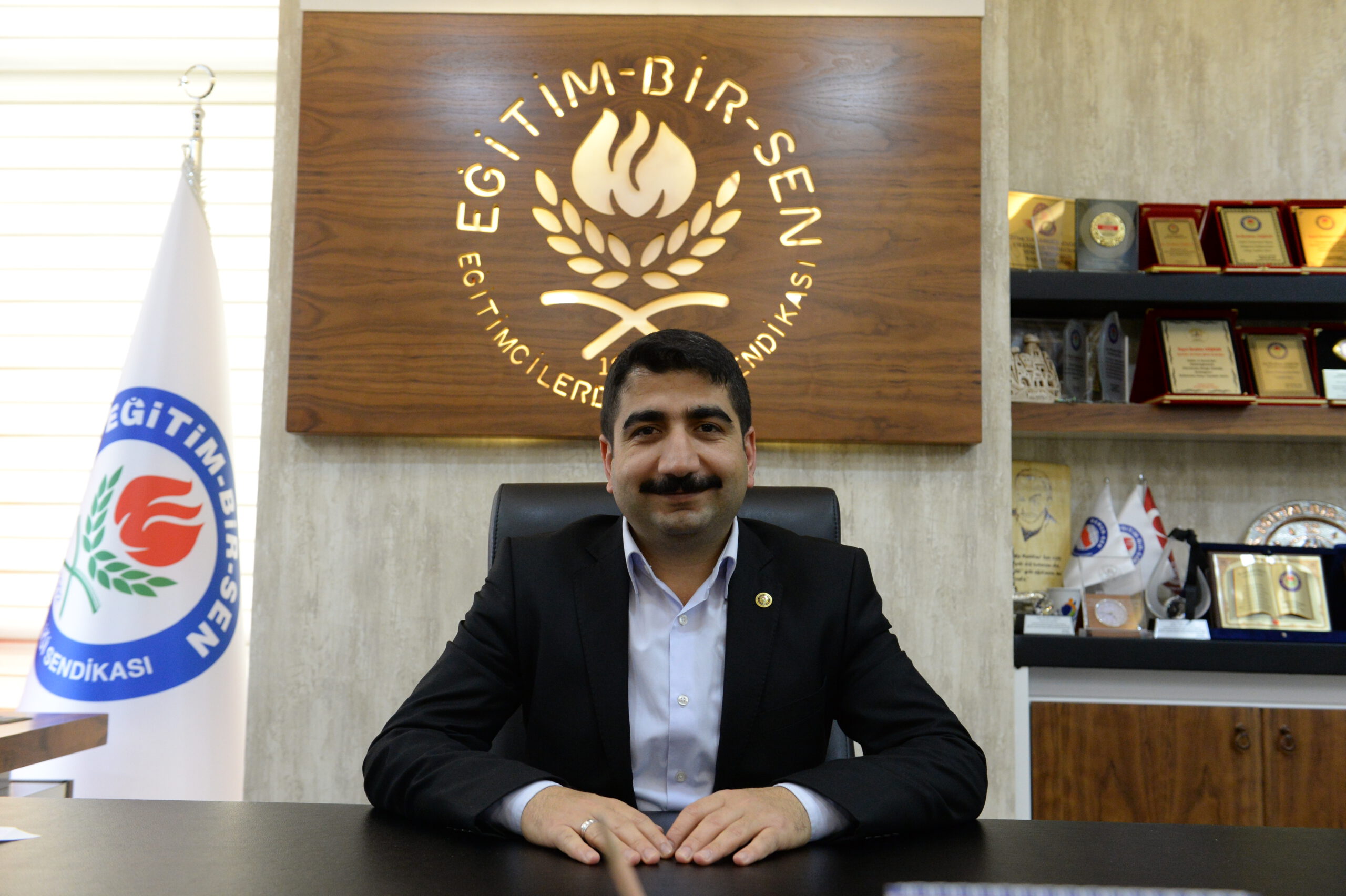 Demir: Bakanlık ipe un sermekten vazgeçmeli!