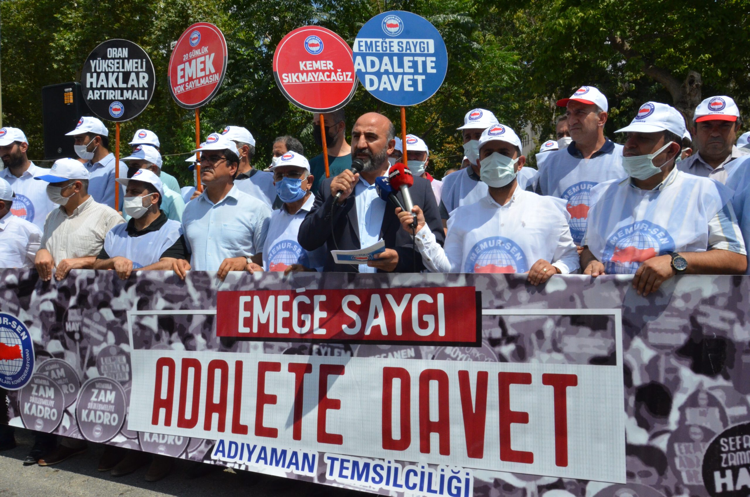 Deniz “Enflasyonun ezemeyeceği maaş istiyoruz”