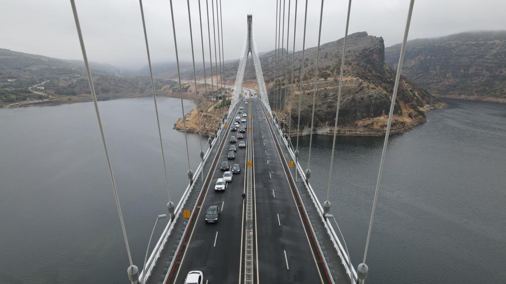 Güneydoğu'nun Boğaz Köprüsünde Rekor Geçiş