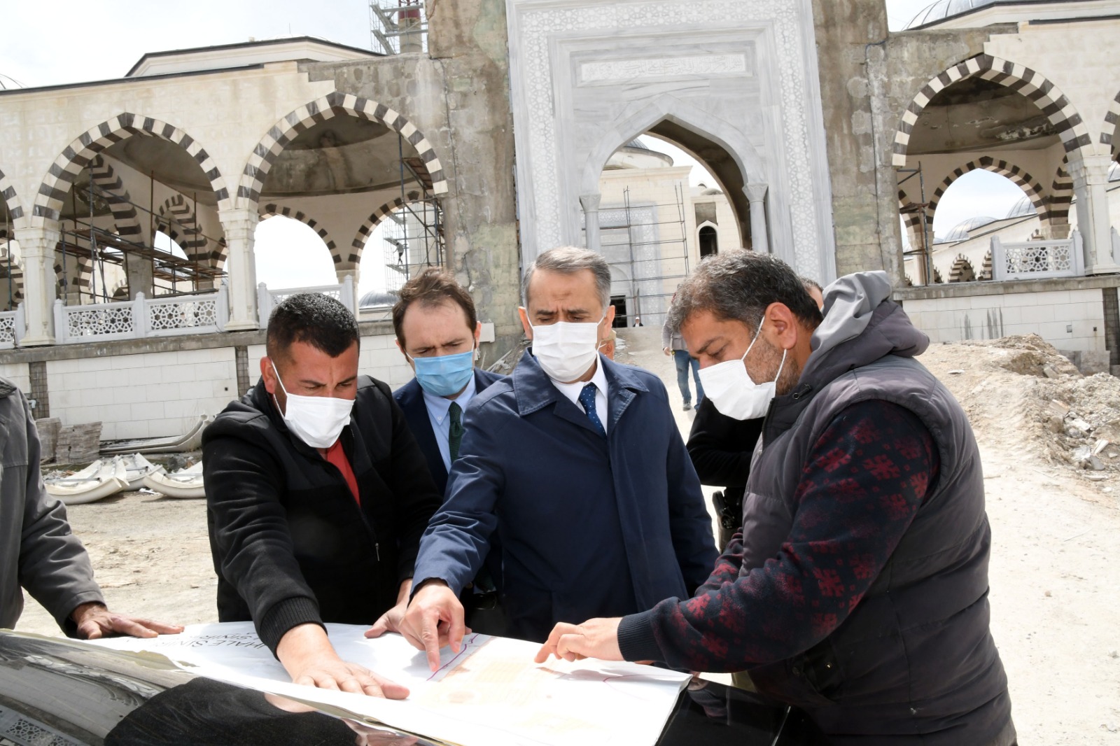 Vali Çuhadar, Samsat'ta İncelemelerde Bulundu