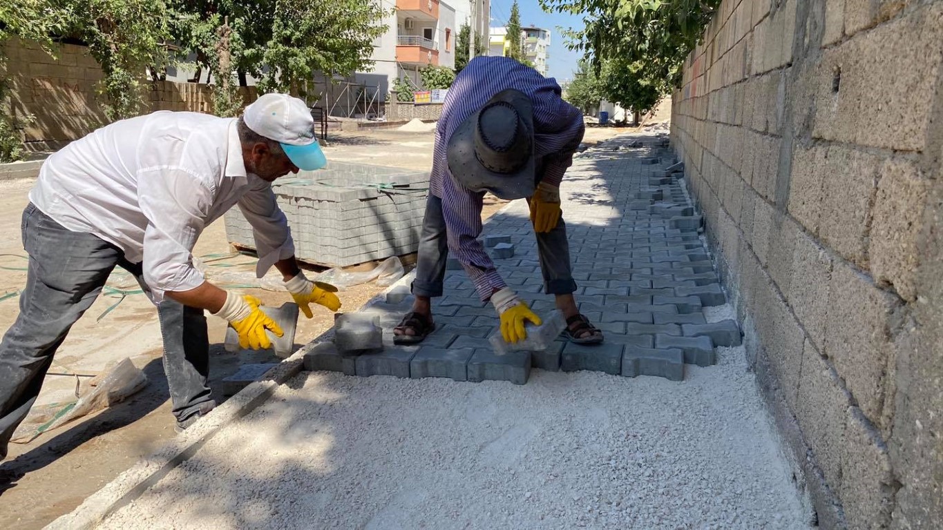 Maraşlar Camii Önünde Kaldırım Çalışması