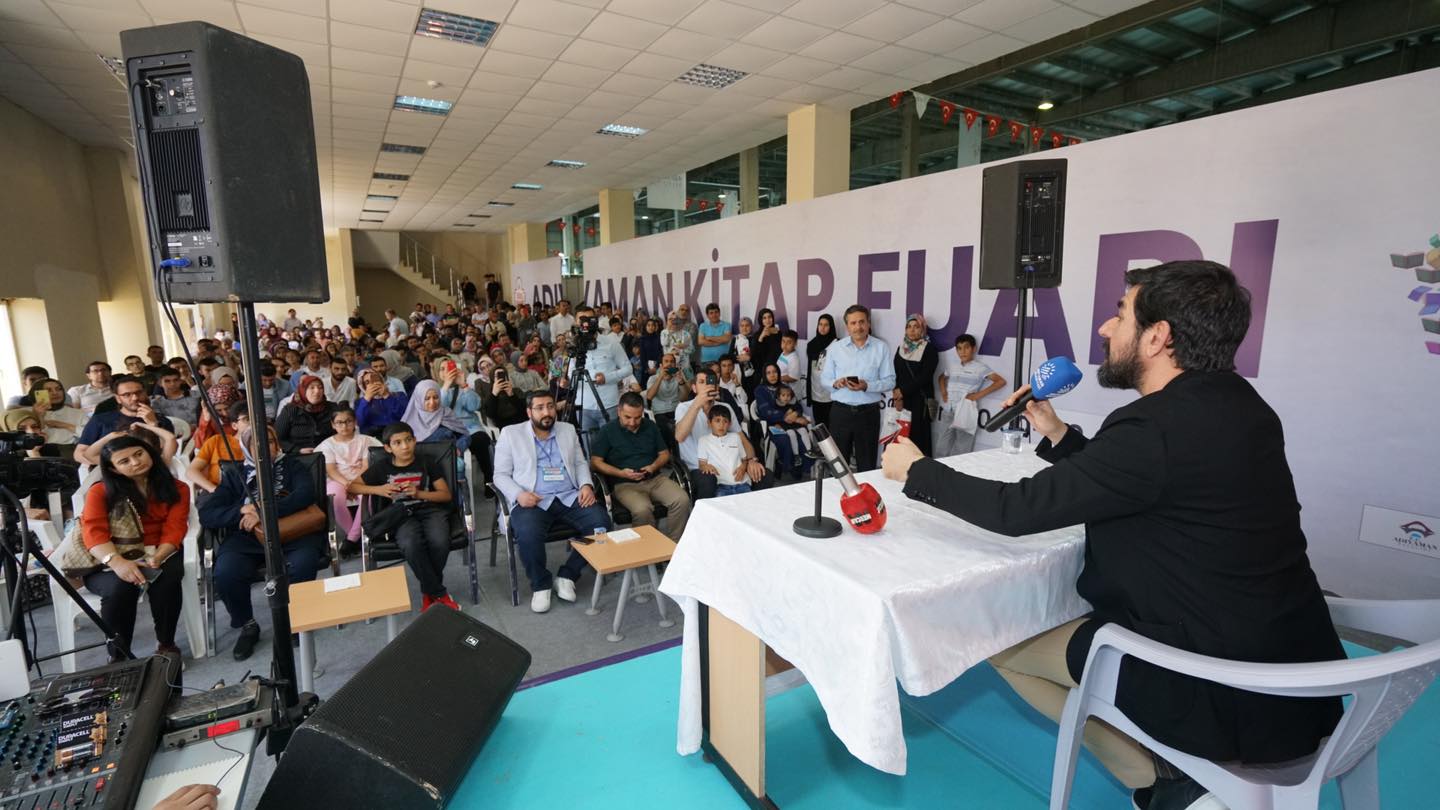 Kitap Fuarı Yoğun İlgi Görüyor