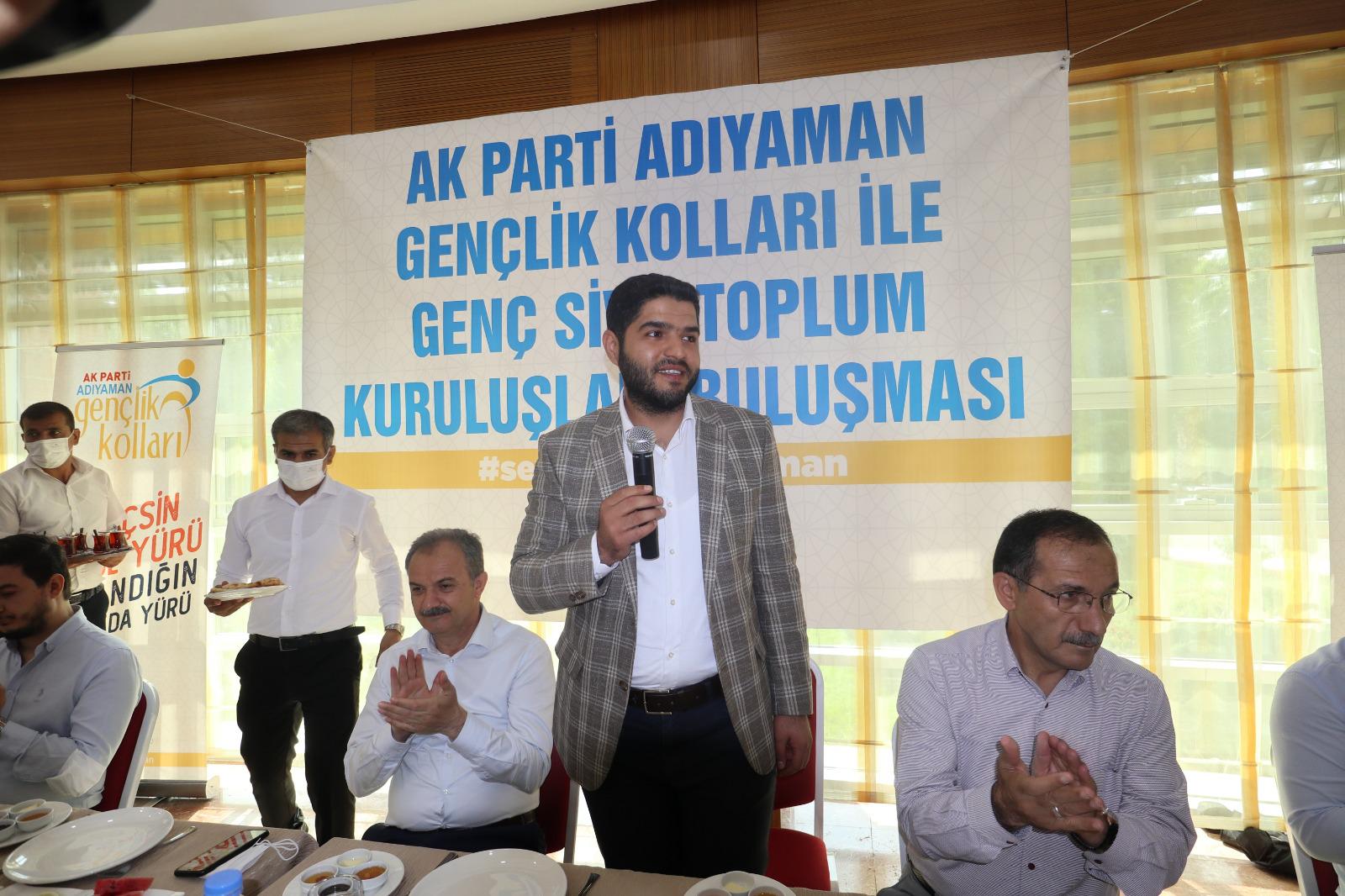 Ak Gençlerden Bir İlk