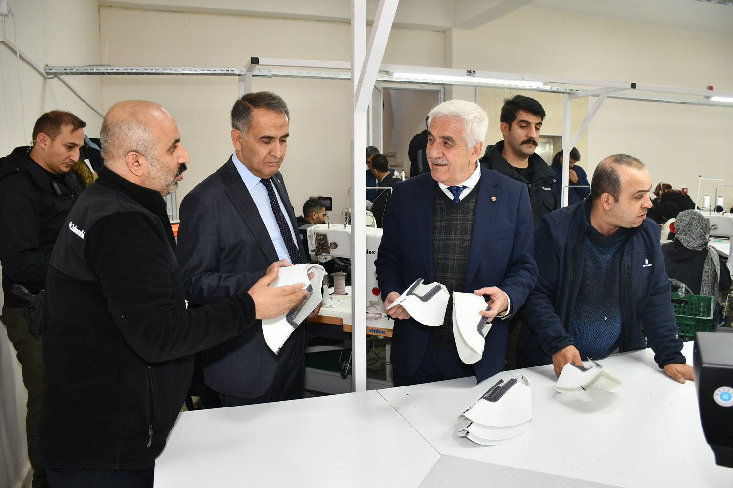 Vali Çuhadar ASGEM’de Ayakkabı Üretim Atölyelerini Gezdi