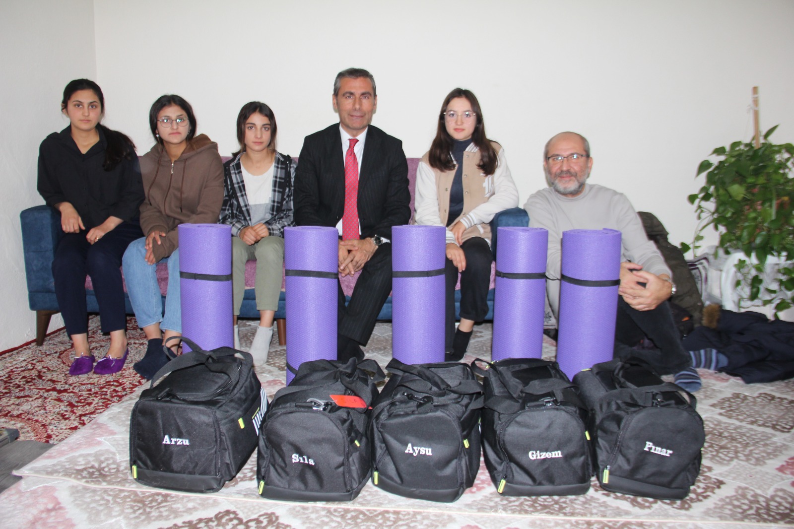Kızılin Köyünün Kızları Kürek Sporcusu Olmaya Karar Verdi