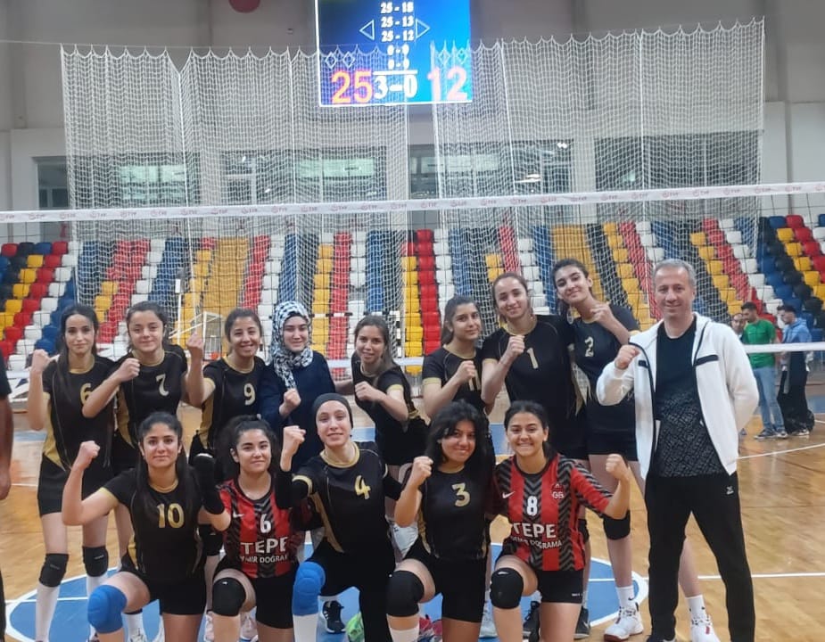Kız Voleybol Takımı 2. Lige Çıktı