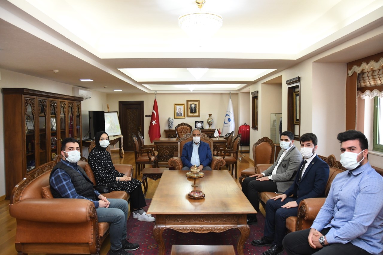 Ak Gençlerden Rektör Turgut’a Ziyaret