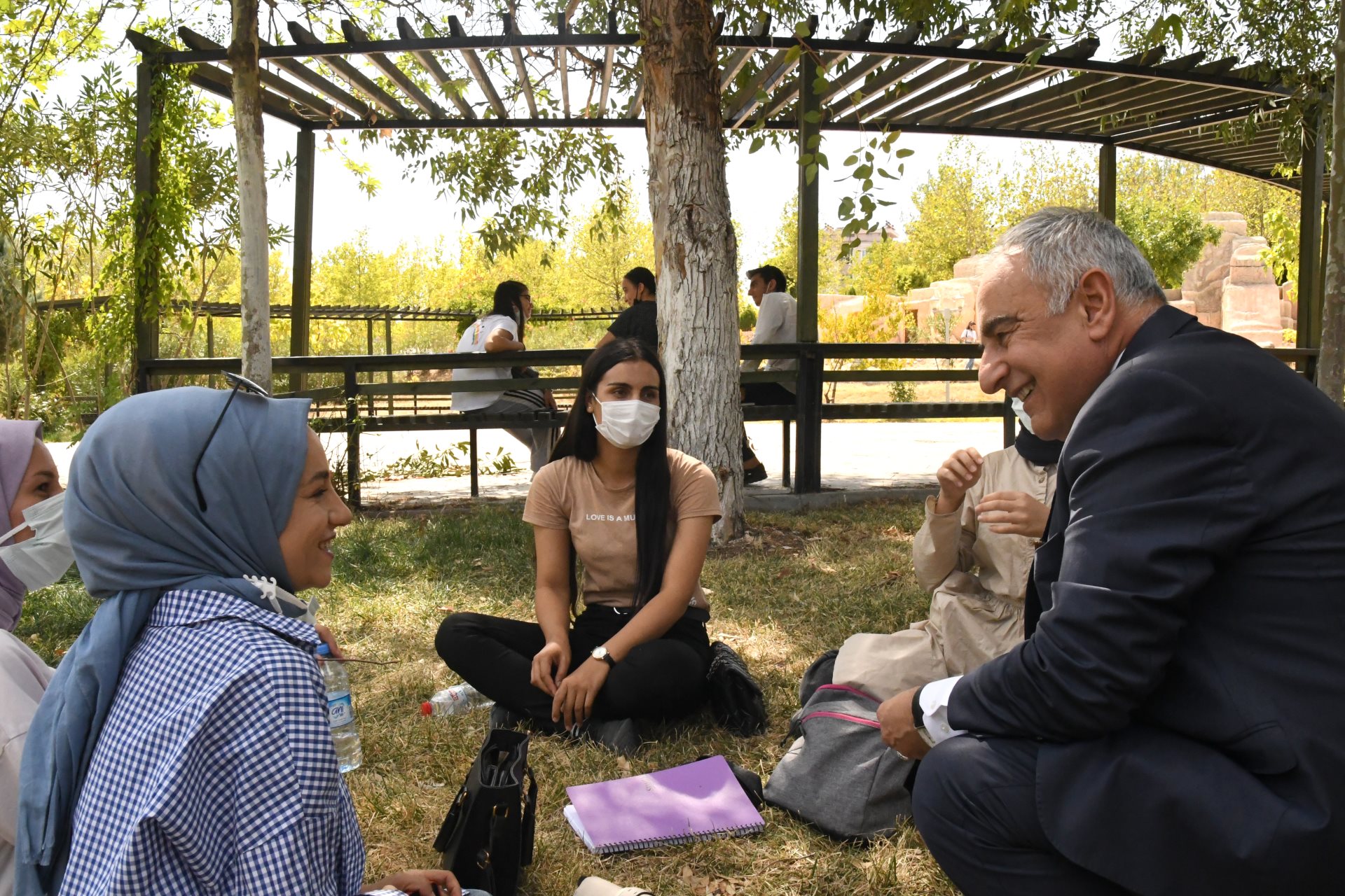 Rektör Turgut ADYÜ Kampüsünde Öğrencilerle Buluştu