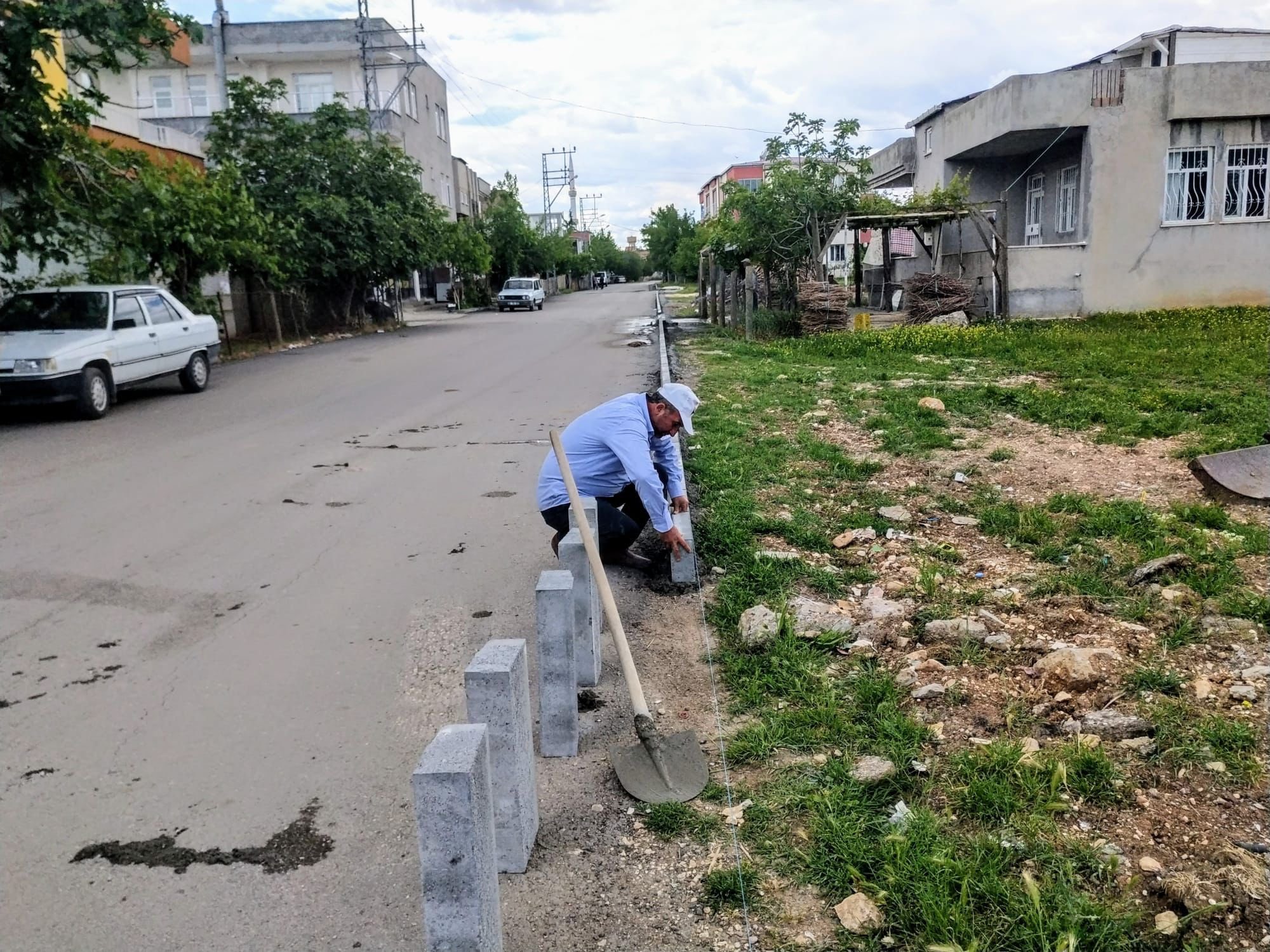 Yunus Emre Mahallesi'nde Kaldırım Çalışması