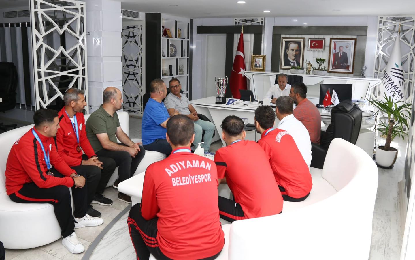 Türkiye 4.'sü İşitme Engelliler Başarısını Başkan Kılınç'la Paylaştı