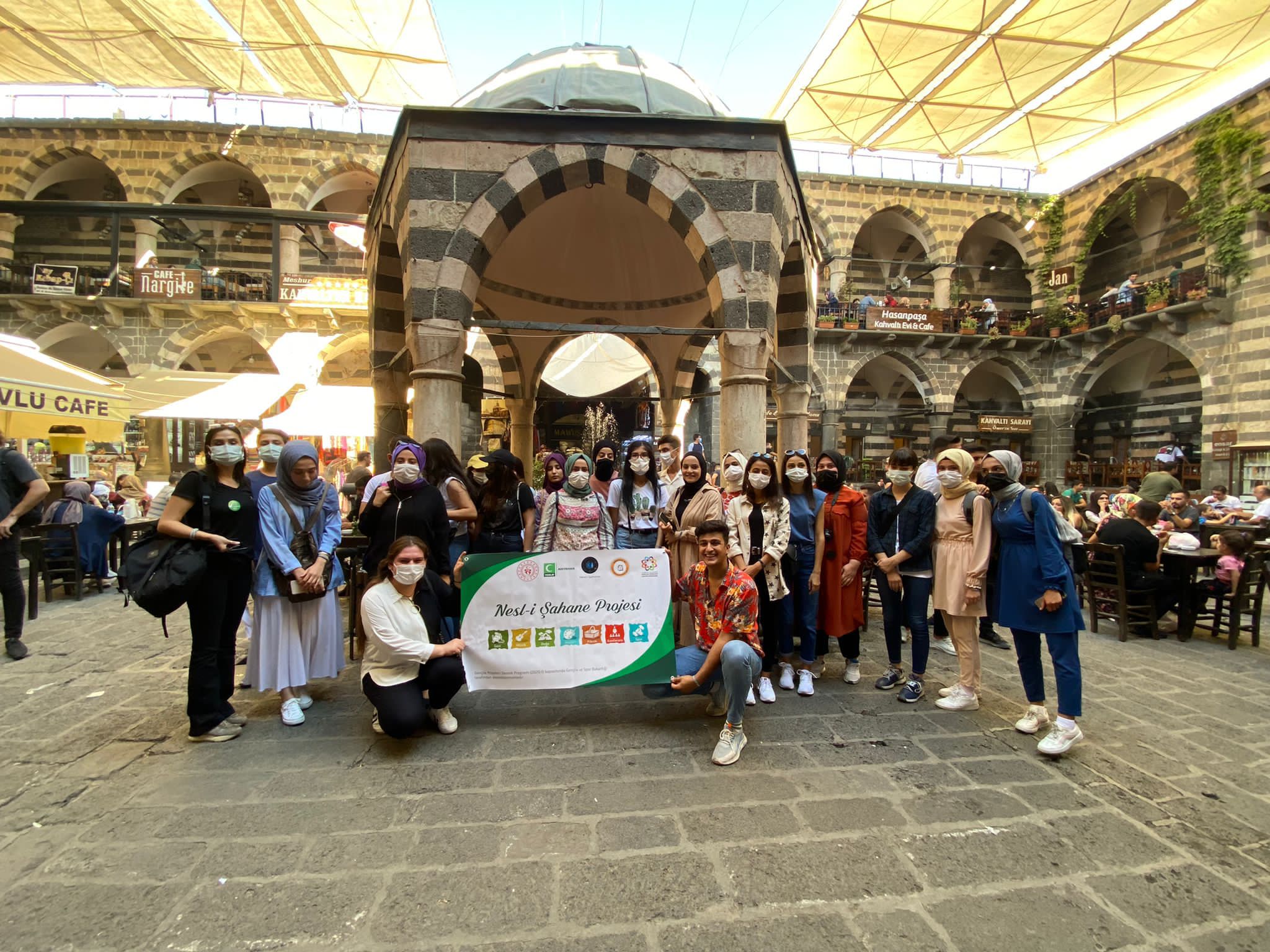 Adıyamanlı Gençler Diyarbakır'ı Gezdi