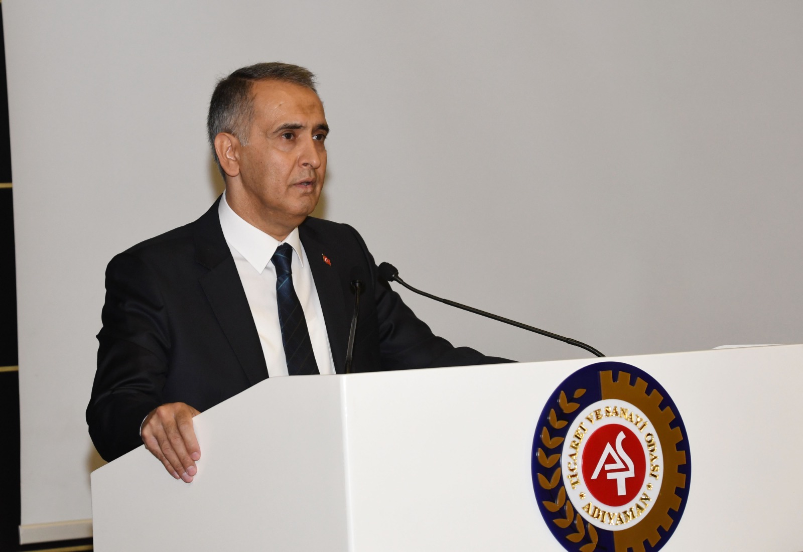 Vali Çuhadar 
