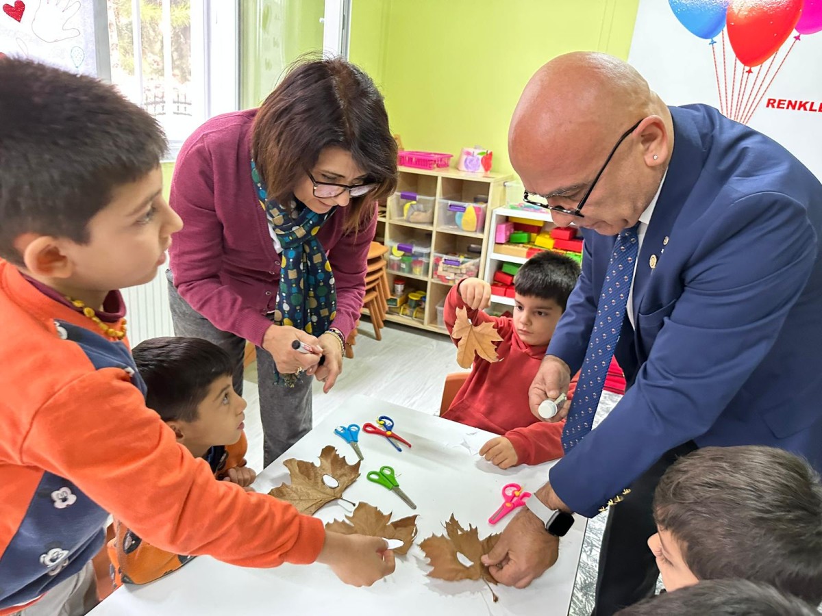 Anaokuluna oyuncak kütüphanesi açıldı
