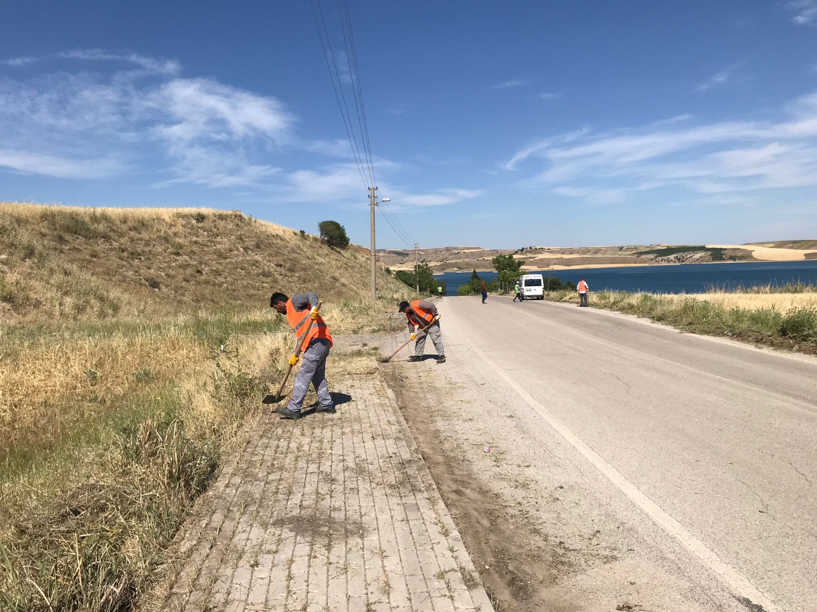 Kahta Belediyesi Görüntü Kirliliğini Kaldırıyor