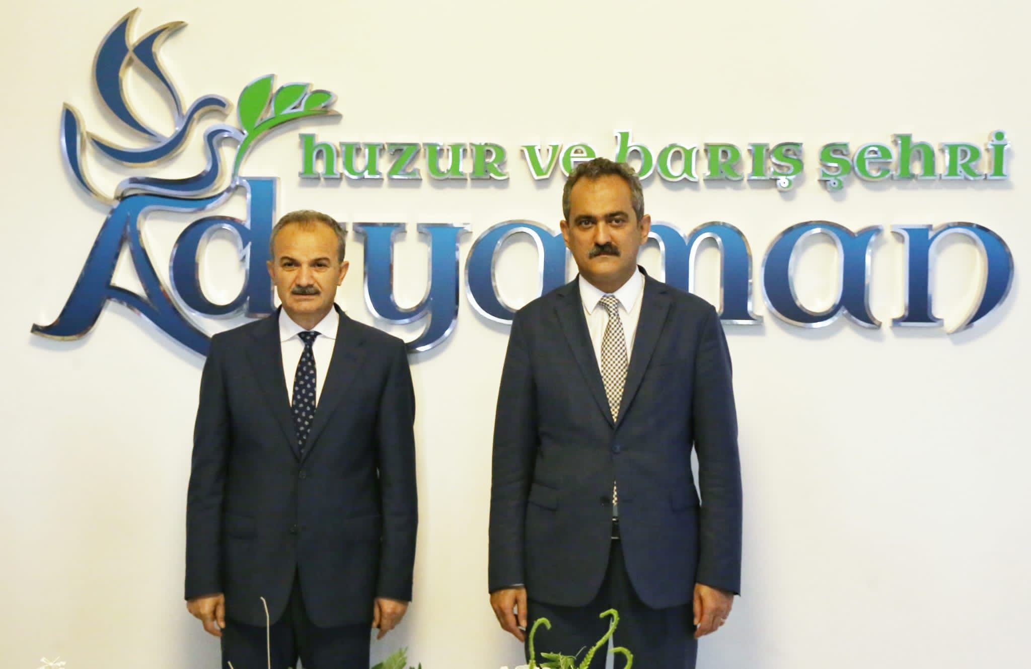 Milli Eğitim Bakanı Özer'den, Adıyaman Belediyesi'ne Ziyaret