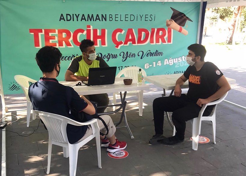 Belediyeden Üniversite Adaylarına Tercih Desteği